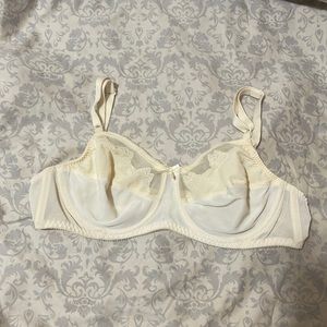 Bali Flower Underwire Unlined Full Coverage Bra, size 38B